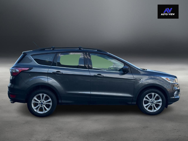 2017 Ford Escape 4WD SE **ALL WHEEL DRIVE** in Cars & Trucks in Hamilton - Image 4