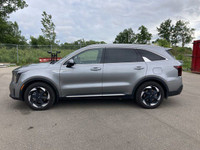 This Kia Sorento Plug-In Hybrid has a dependable Turbo Gas/Electric 4cyl 1.6L engine powering this A... (image 9)