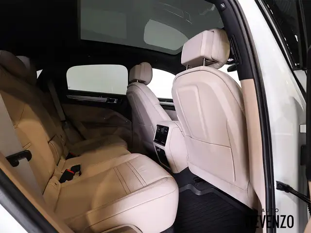 2022 Porsche Cayenne Coupe AWD in Cars & Trucks in Laval / North Shore - Image 10