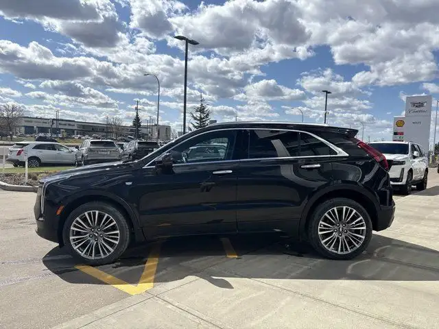2025 Cadillac XT4 AWD Premium Luxury63009265285891124