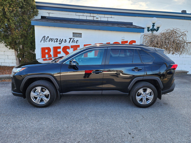 2024 Toyota RAV4 XLE COME EXPERIENCE THE DAVEY DIFFERENCE in Cars & Trucks in Oshawa / Durham Region - Image 4