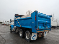 Appelez // Call Guillaume 514-404-6940 Camion roll-off 10 roues // two axle roll-off truck Kenworth... (image 4)