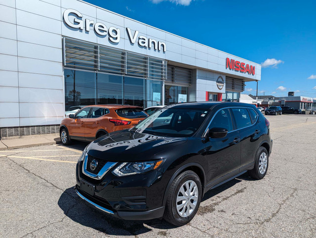 2020 Nissan Rogue S HEATED SEATS / APPLE CARPLAY / ANDROID AU... in Cars & Trucks in Cambridge