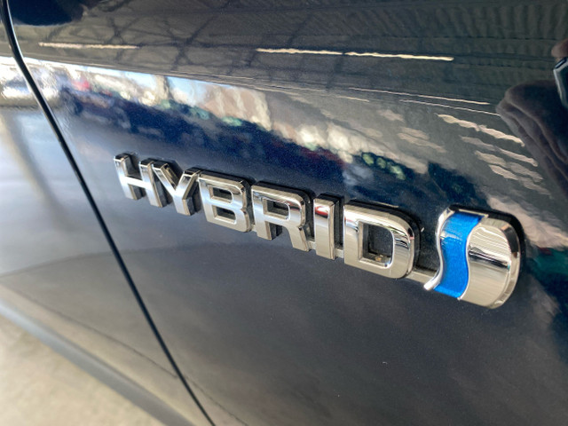 2018 Toyota RAV4 Hybrid SE AWD SIÈGES EN CUIR TOIT OUVRANT SIÈGE in Cars & Trucks in Saint-Jean-sur-Richelieu - Image 4