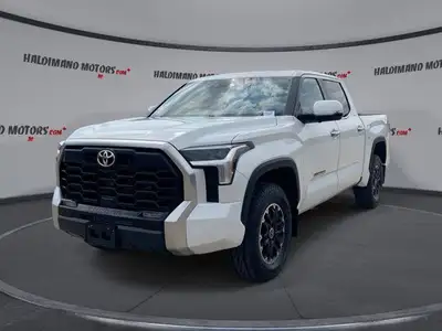 This Toyota Tundra has a strong Twin Turbo Gas V-6 3.5L engine. Truck Box Length 5.5ft, Power Passen...