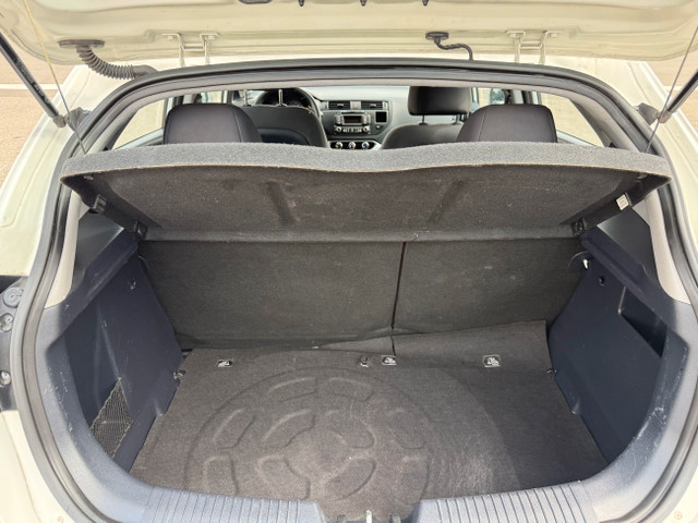 2014 Kia Rio KIA Rio -HATCHBACK - 4 Doors in Cars & Trucks in Oakville / Halton Region - Image 4