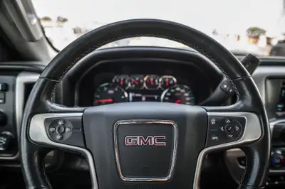 2018 GMC Sierra 2500HD SLT / Awd / 6.6L Duramax Diesel / Exhaust, View more