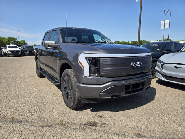 2025 Ford F-150 Lightning LARIAT | MAX TOW PKG | MOBILE PWR CORD in Cars & Trucks in Calgary - Image 4