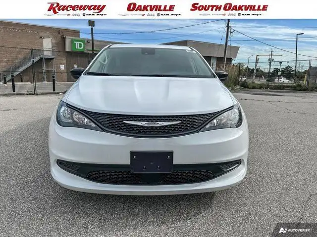 2025 Chrysler Pacifica Select in Cars & Trucks in Mississauga / Peel Region - Image 10