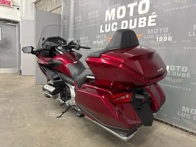 2018 Honda GL1800 Goldwing Tour DCT in Sport Touring in Drummondville - Image 10