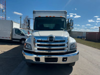 - 2019 HINO 338 VAN TRUCK - 386442 KM - 4x2 - 7.7L 6 Cylinder Diesel Engine - Hendrickson Air Ride S... (image 1)