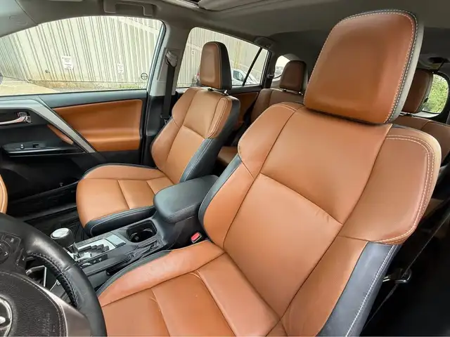 2016 Toyota RAV4 Limited / BEAUTIFUL WHITE ON PEANUT BUTTER  in Cars & Trucks in Ottawa - Image 18