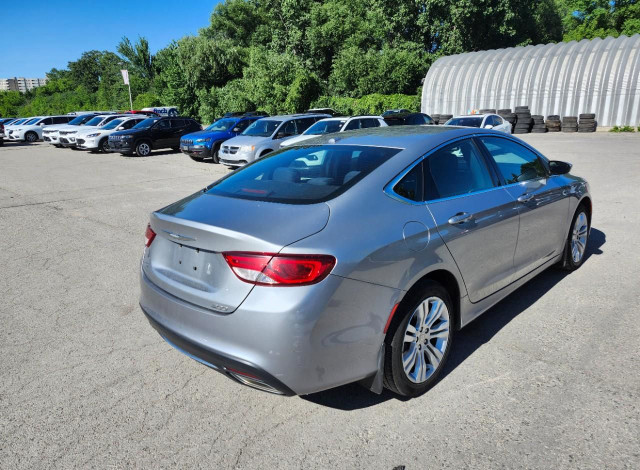 2015 Chrysler 200 Limited in Cars & Trucks in London - Image 2