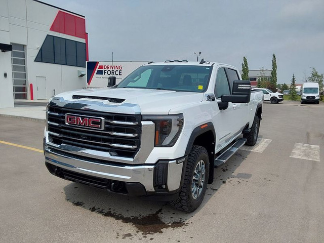 2024 GMC Sierra 3500HD 4WD Crew Cab 172" SLE, 6.6L V8, 10 Spd Tr in Cars & Trucks in Calgary