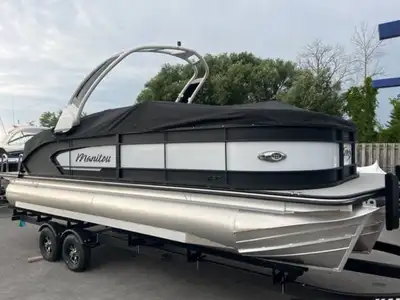 WITH A 250HP ONLY$149900 2025 Manitou LX 23 Split Rear Windshield Single Engine23LXSRWSHP575 TII8661...