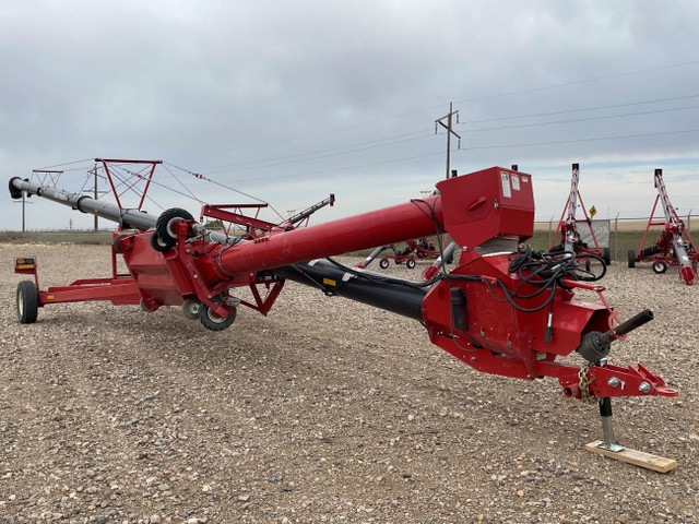 AGI 13FT x 74FT X2 Series Swing Away Grain Auger in Farming Equipment in Strathcona County - Image 4