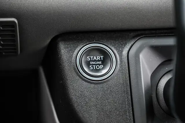 2022 Land Rover Defender S | Toit pano | Black Pack | Roues 19po in Cars & Trucks in Longueuil / South Shore - Image 19