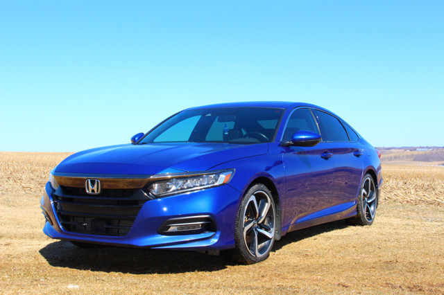 2018 Honda Accord Sport in Cars & Trucks in Sherbrooke - Image 2