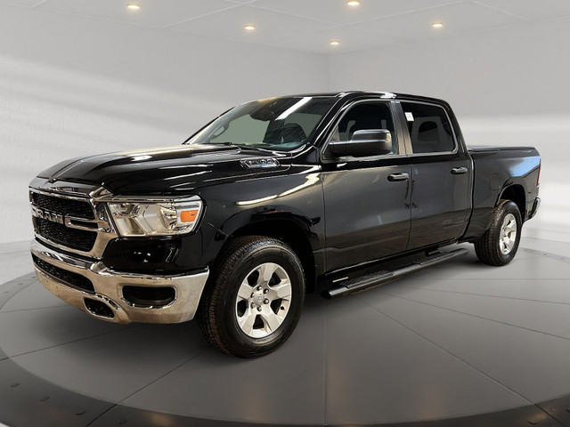 2024 RAM 1500 SXT 5.7 HEMI eTORQUE CREW CAB 4X4 in Cars & Trucks in Laval / North Shore