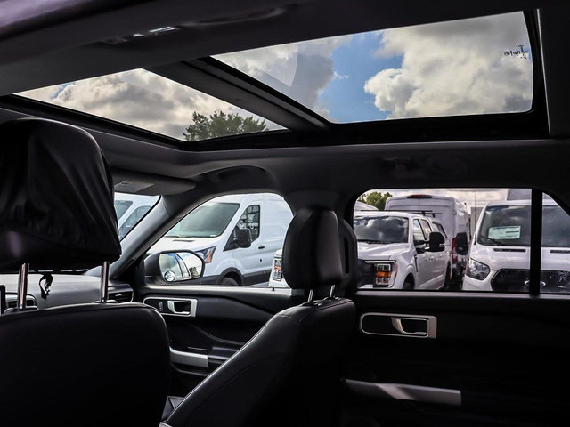 2022 Ford Explorer XLT 4WD in Cars & Trucks in Markham / York Region - Image 3