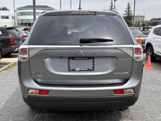 2014 Mitsubishi Outlander ES in Cars & Trucks in Calgary - Image 4