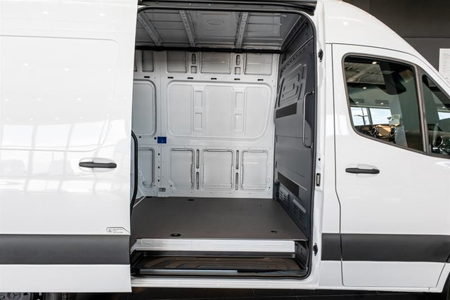 2025 Mercedes-Benz ESprinter 144 Wheelbase High Roof RWD in Cars & Trucks in Laval / North Shore - Image 4