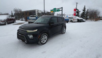 This Kia Soul is equipped with: Cloth Seating Surfaces, Heated front seats, Heated Steering Wheel, R... (image 4)