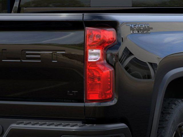 2025 Chevrolet Silverado 2500HD LT in Cars & Trucks in Edmonton - Image 4