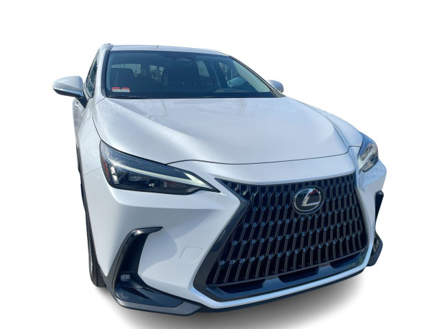 2025 Lexus NX NX 250 / camera /apple carplay/ bluetooth Bien Équ in Cars & Trucks in Laval / North Shore - Image 4