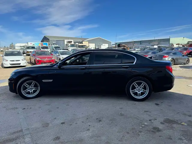 2009 BMW 7-Series 750Li in Cars & Trucks in Calgary - Image 7