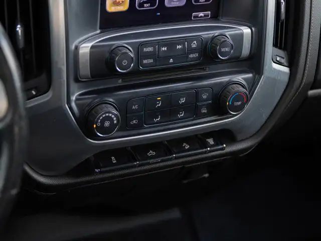 2018 GMC Sierra 3500HD SLE | 6.6 Duramax | Crew Cab | Long Bed in Cars & Trucks in Tricities/Pitt/Maple - Image 22
