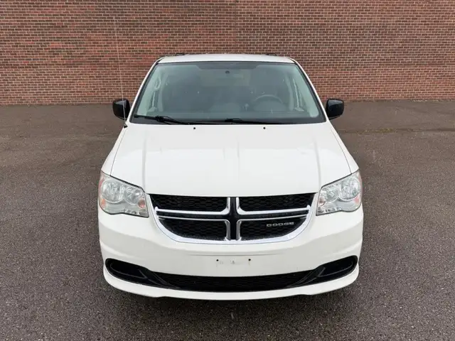 2012 Dodge Grand Caravan SXT | ONE OWNER | STOW N GO | MULTI-FUN in Cars & Trucks in Oshawa / Durham Region - Image 11