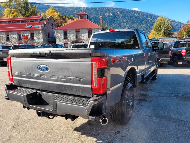  2023 Ford Super Duty F-350 SRW XLT 3.99% Available, 4WD Crew Ca in Cars & Trucks in Nelson - Image 3