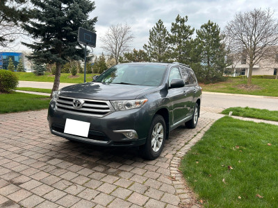 Toyota Highlander | V6 Engine | 7 Passengers | 4WD | New All Season Tires