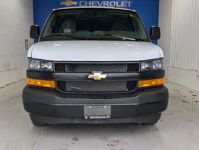 2024 Chevrolet Express Cargo Van - Power/Driver Convenience Pkg dans Autos et camions dans Barrie - Image 5