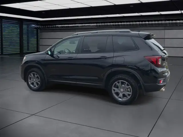 2024 Honda Passport TrailSport l Clean Car Fax l One Owner l Loc in Cars & Trucks in Calgary - Image 7