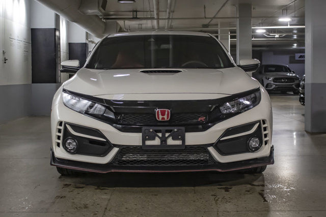 2020 Honda Civic Type R HATCHBACK TYPE-R in Cars & Trucks in Edmonton - Image 2
