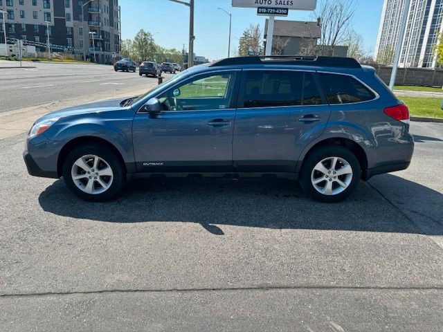 2014 Subaru Outback 2.5i Premium runs great in Cars & Trucks in Cambridge - Image 4