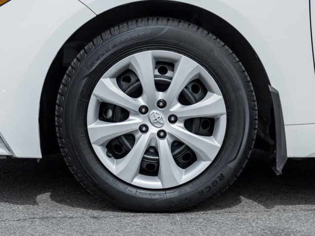 2022 Toyota Corolla LE | Heated Seats | Clean Carfax in Cars & Trucks in Hamilton - Image 4
