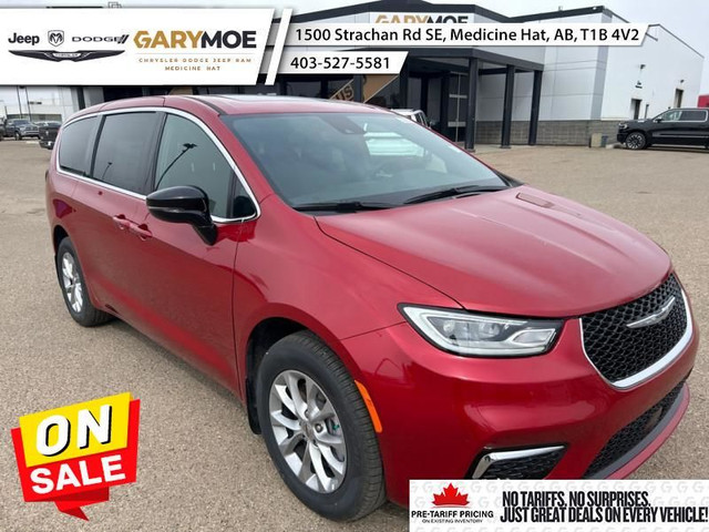 2025 Chrysler Pacifica Select AWD - Sunroof in Cars & Trucks in Medicine Hat