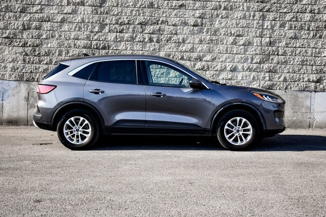 2021 Ford Escape SE AWD • REMOTE START • HEATED SEATS • CP/AA in Cars & Trucks in Cornwall - Image 2