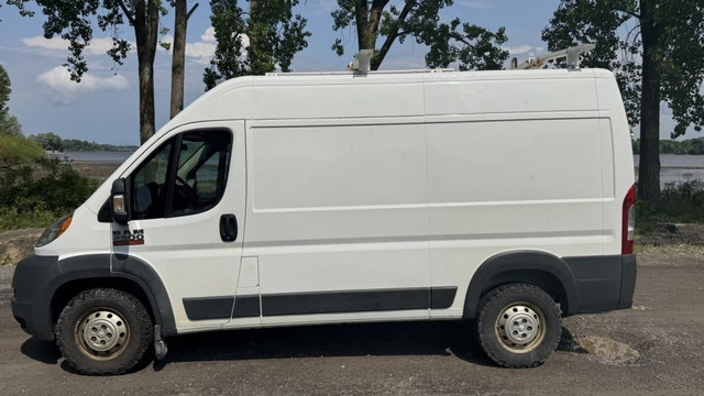 2015 Ram ProMaster fourgonnette utilitaire TOIT HAUT 136 in Cars & Trucks in Laval / North Shore - Image 2