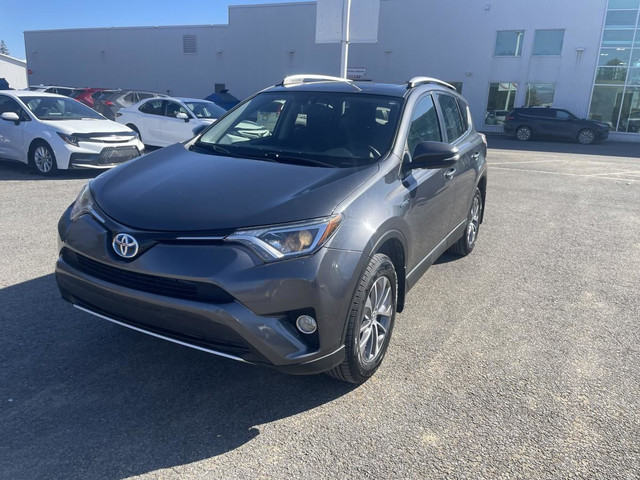 Toyota RAV4 XLE HYBRID 2016 AWD - TOIT OUVRANT - in Cars & Trucks in Québec City - Image 4