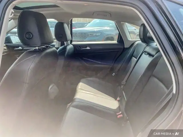 2021 Volkswagen Jetta Highline Sunroof Nav Capable in Cars & Trucks in St. Albert - Image 27