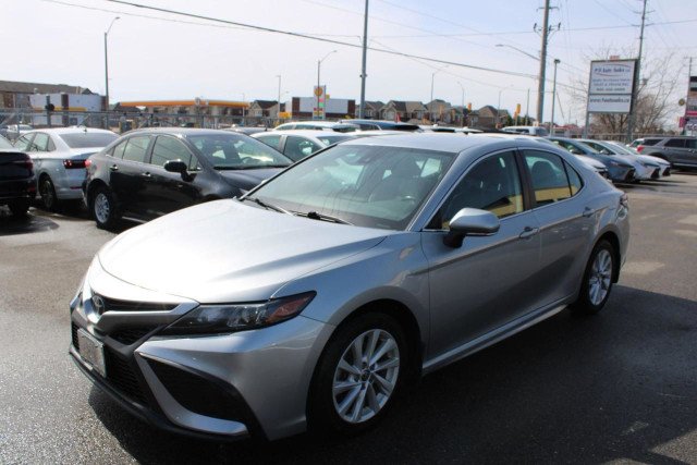 2022 Toyota Camry SE Auto in Cars & Trucks in Mississauga / Peel Region - Image 2