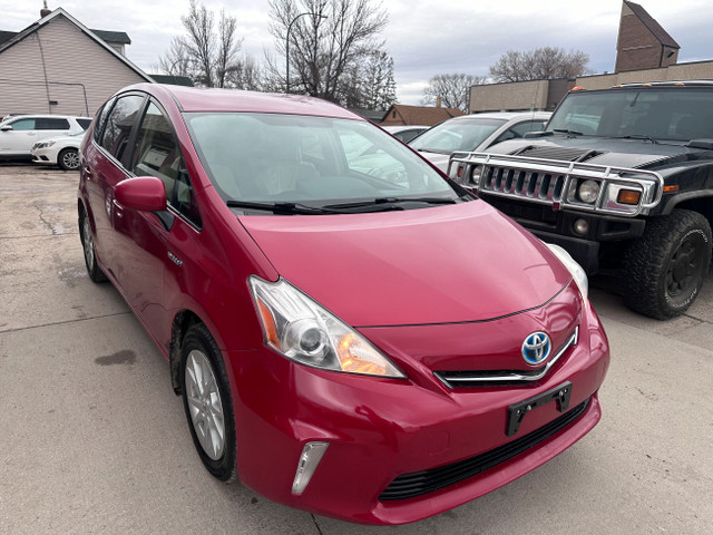 2013 Toyota Prius v Camera/smart key NEW SAFETY CLEAN TITLE in Cars & Trucks in Winnipeg - Image 2