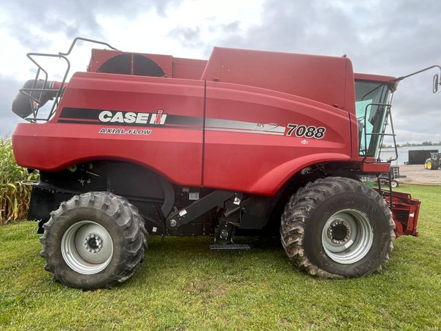 2009 CASE IH 7088 AXIAL FLOW COMBINE in Farming Equipment in Norfolk County - Image 4