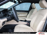 // ACCIDENT FREE!! // // SINGLE OWNER! // Discover refined capability and comfort with the 2023 Jeep... (image 8)