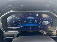 GMC Premium Infotainment w/Colour Touch Display With Embedded Navigation, Bluetooth Audio Streaming,... (image 6)