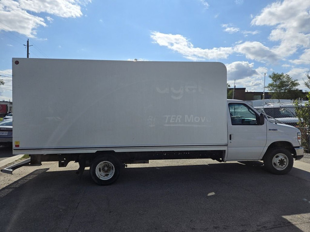 2017 Ford E-350 E-350 - 16Ft - Gasoline - Ramp - Only 84,000km in Cars & Trucks in City of Toronto - Image 4